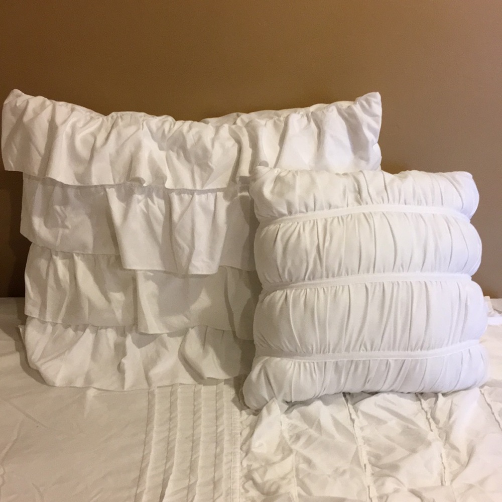 Comforter Set - Picture 2 of 2